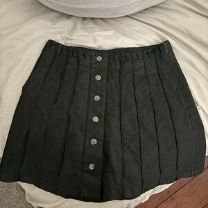 Free People Pleated Button Up Snap Front Goth
Faux Leather Mini Skirt Women's 4